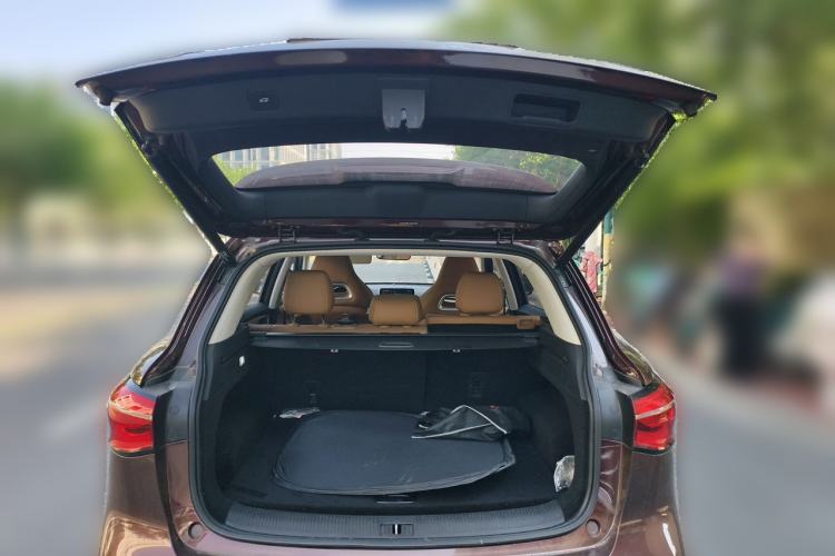 Used MG HS 2018 30T Automatic Two-Wheel Drive Trophy Edition—High-Octane V-Model Trunk