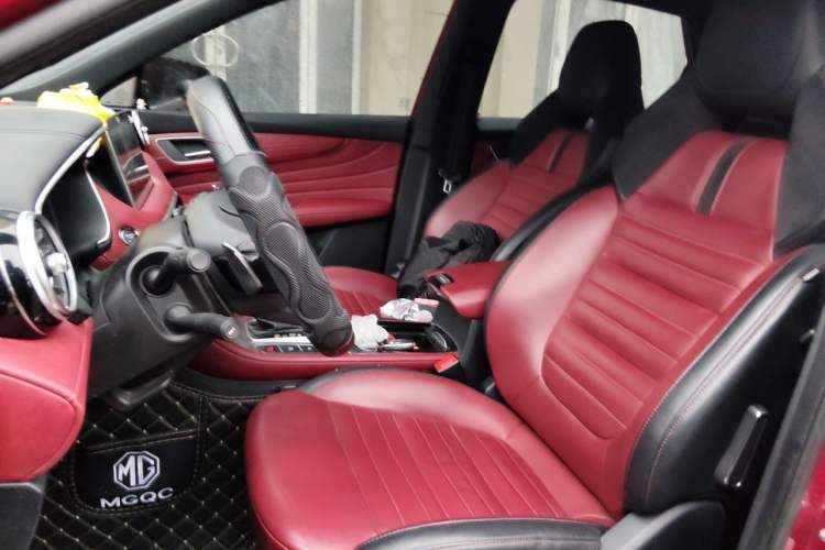 Used MG HS 2018 30T Automatic Two-Wheel Drive Trophy Edition—High-Octane V-Model Left Front Seat
