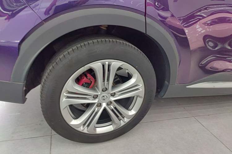 Used MG HS 2018 30T Automatic Two-Wheel Drive Trophy Edition—High-Octane V-Model Right Rear Wheel Hub