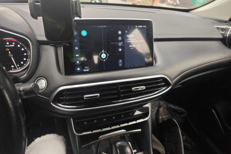 Used MG HS 2018 20T Automatic Two-Wheel Drive Hormone Passion Edition China V Standard Audio And AC Panel