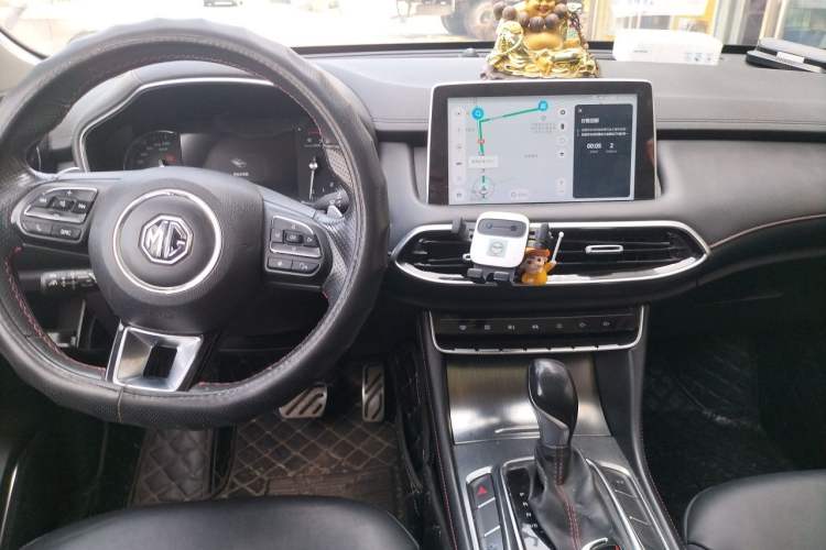 Used MG HS 2018 20T Automatic Two-Wheel Drive Hormone Passion Edition China V Standard Center Console