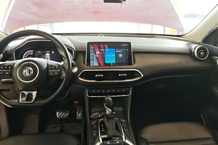 Used MG HS 2018 20T Automatic Two-Wheel Drive Hormone Passion Edition China V Standard Center Console