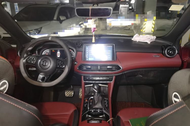 Used MG HS 2018 30T Automatic 4x4 Trophy "Hormone of Passion" Edition China V Standard Center Console
