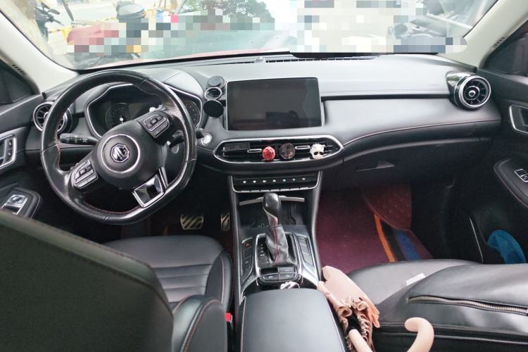 Used MG HS 2018 20T Automatic Two-Wheel Drive Hormone Passion Edition China V Standard Center Console