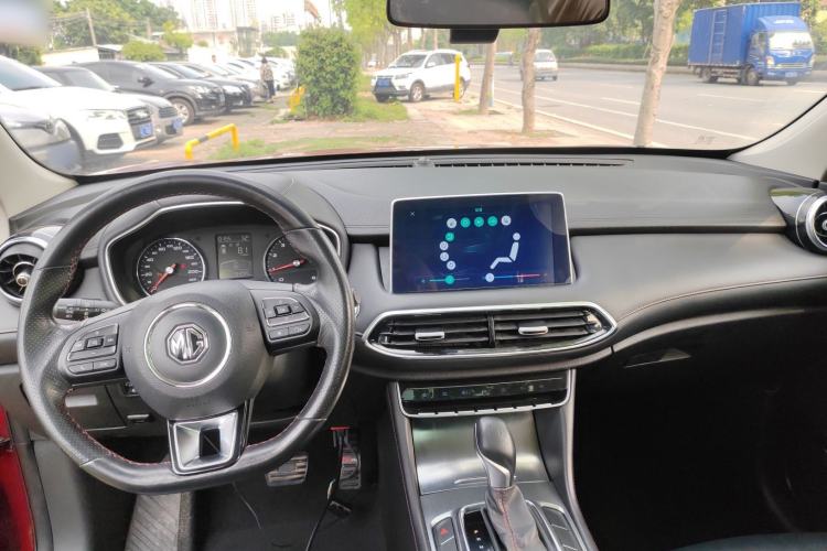 Used MG HS 2018 20T Automatic Two-Wheel Drive Hormone Dynamic Edition China V Standard Center Console
