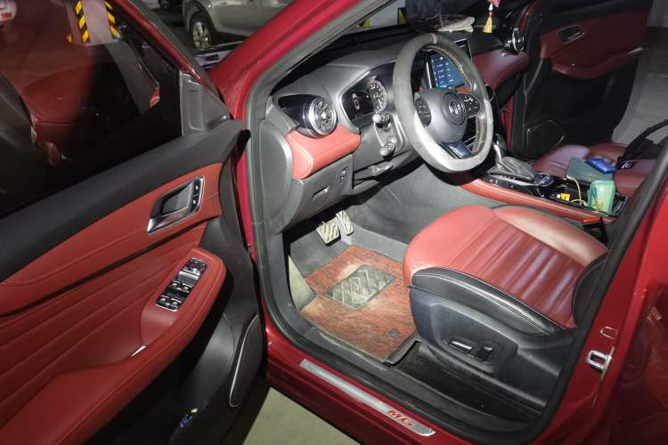 Used MG HS 2018 30T Automatic 4x4 Trophy "Hormone of Passion" Edition China V Standard Driver Seat