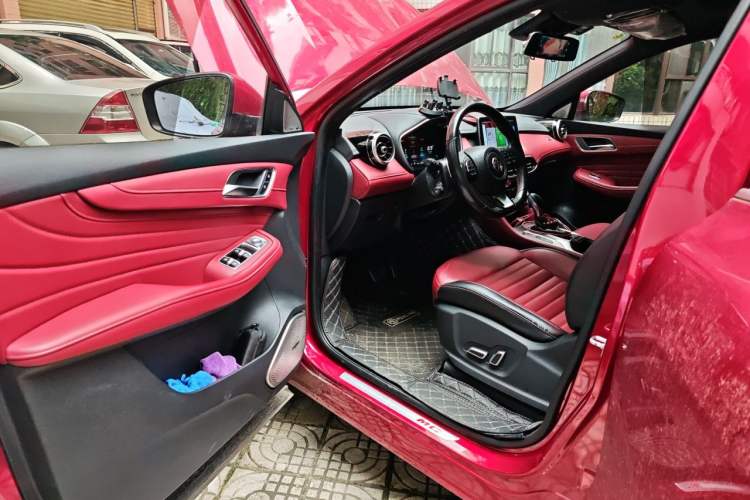 Used MG HS 2018 30T Automatic All-Wheel Drive Trophy Hormone-Infused Version China V Standard Driver Seat
