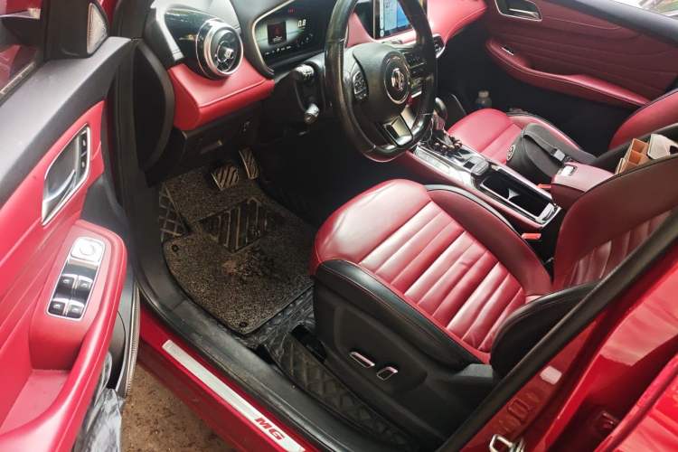 Used MG HS 2018 30T Automatic Two-Wheel Drive Trophy Edition—High-Octane V-Model Driver Seat