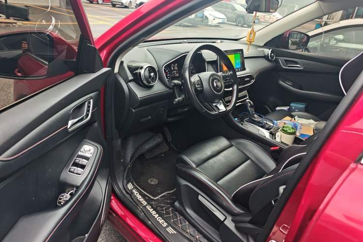 Used MG HS 2018 20T Automatic Two-Wheel Drive Hormone Dynamic Edition China V Standard Driver Seat