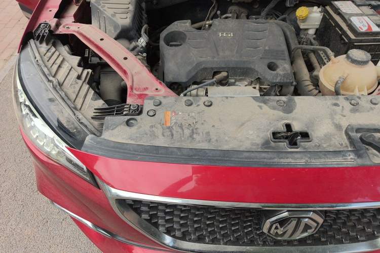 Used MG HS 2018 20T Automatic Two-Wheel Drive Hormone Passion Edition China V Standard Engine Bay Right