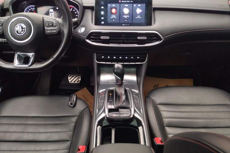 Used MG HS 2018 20T Automatic Two-Wheel Drive Hormone Passion Edition China V Standard Gear Lever