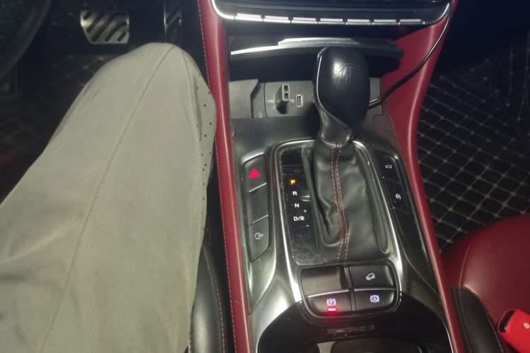 Used MG HS 2018 30T Automatic 2WD Trophy Hormone-Driven Edition China V Standard Gear Lever