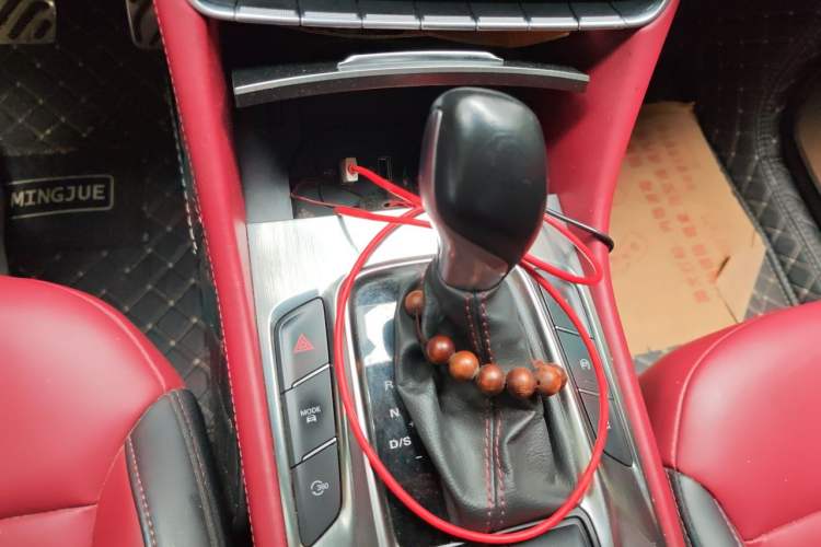 Used MG HS 2018 30T Automatic All-Wheel Drive Trophy Hormone-Infused Version China V Standard Gear Lever