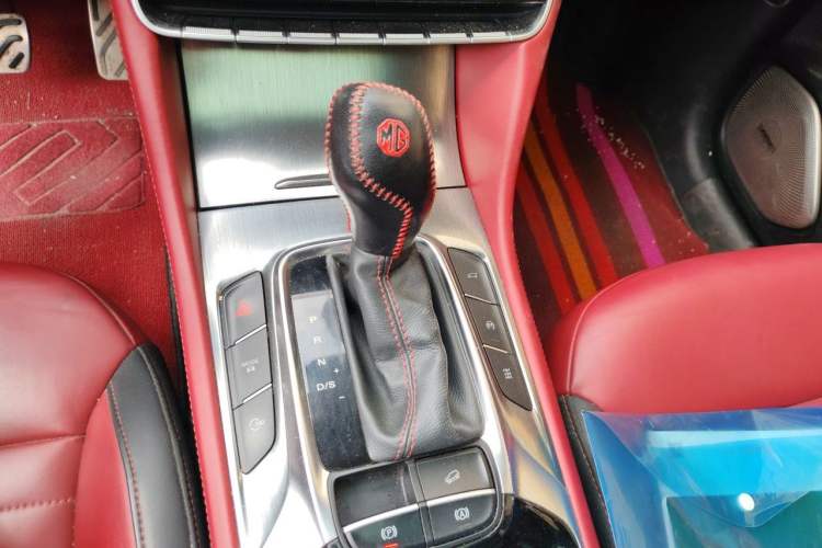 Used MG HS 2018 30T Automatic All-Wheel Drive Trophy Hormone-Infused Version China V Standard Gear Lever