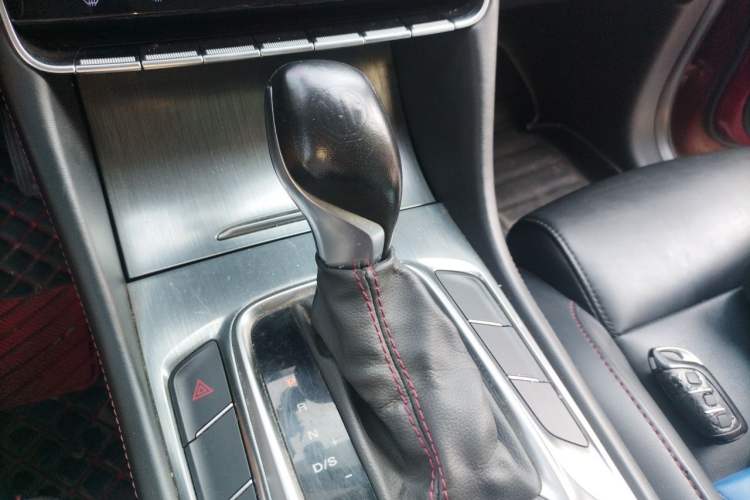 Used MG HS 2018 20T Automatic Two-Wheel Drive Hormone Dynamic Edition China V Standard Gear Lever