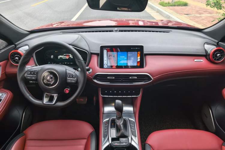 Used MG HS 2018 30T Automatic Two-Wheel Drive Trophy Edition—High-Octane V-Model Interior 1