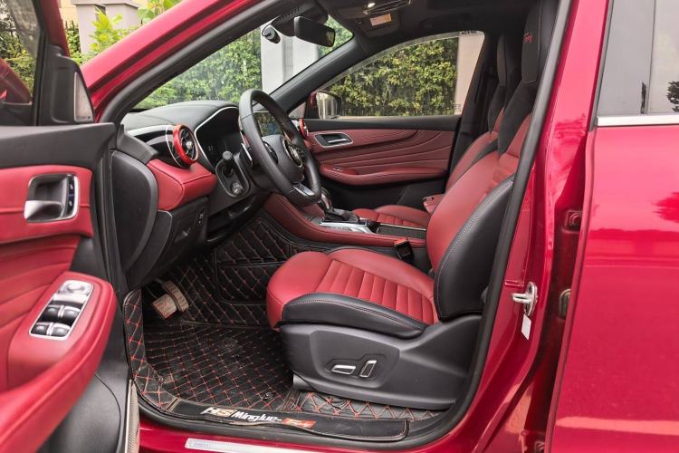 Used MG HS 2018 30T Automatic Two-Wheel Drive Trophy Edition—High-Octane V-Model Interior 2