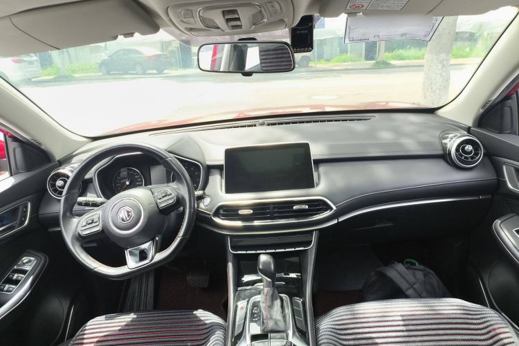 Used MG HS 2018 20T Automatic Two-Wheel Drive Hormone Dynamic Edition China V Standard Interior 2