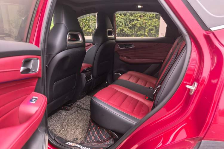 Used MG HS 2018 30T Automatic Two-Wheel Drive Trophy Edition—High-Octane V-Model Interior 3