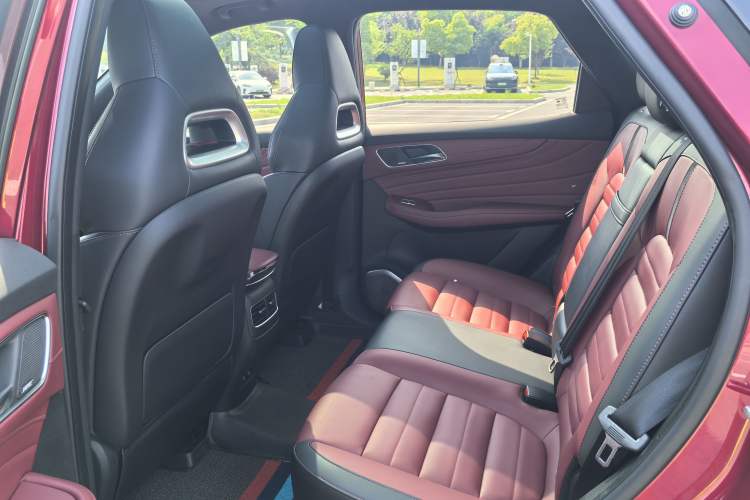 Used MG HS 2018 30T Automatic All-Wheel Drive Trophy Hormone-Infused Version China V Standard Interior 4