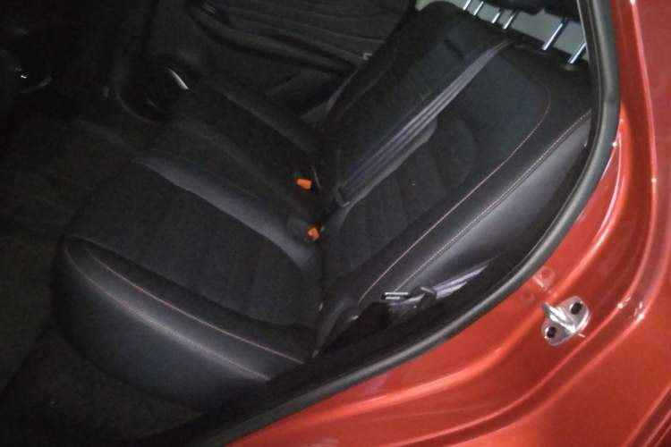 Used MG HS 2018 20T Automatic Two-Wheel Drive Hormone Passion Edition China V Standard Left Rear Seat