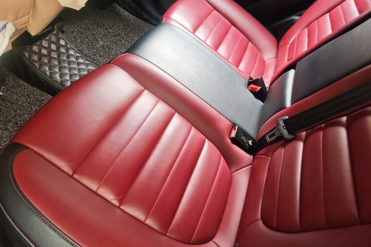 Used MG HS 2018 30T Automatic Two-Wheel Drive Trophy Edition—High-Octane V-Model Left Rear Seat