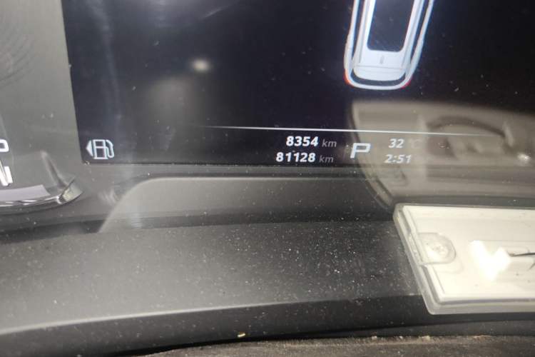 Used MG HS 2018 20T Automatic Two-Wheel Drive Hormone Passion Edition China V Standard Odometer Close Up