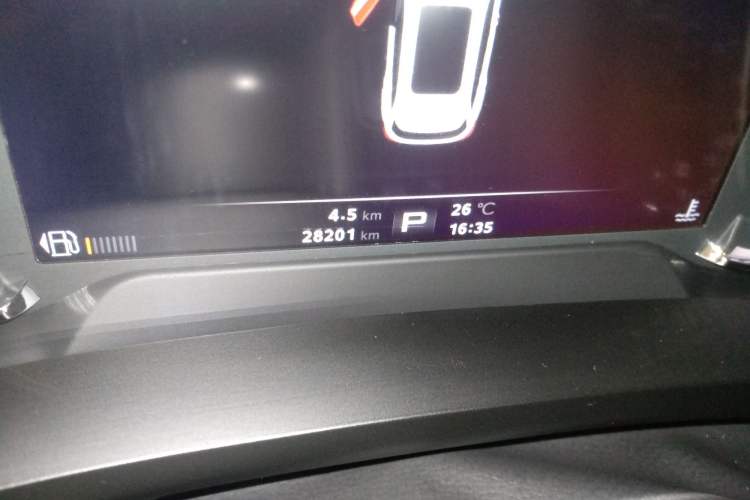 Used MG HS 2018 20T Automatic Two-Wheel Drive Hormone Passion Edition China V Standard Odometer Close Up