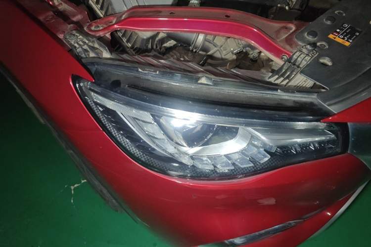 Used MG HS 2018 20T Automatic Two-Wheel Drive Hormone Passion Edition China V Standard Right Front Headlight
