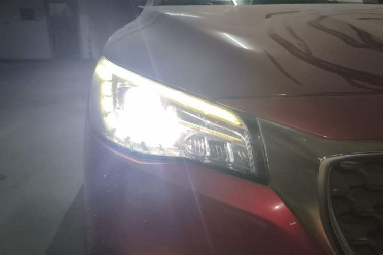 Used MG HS 2018 20T Automatic Two-Wheel Drive Hormone Passion Edition China V Standard Right Front Headlight