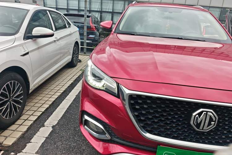 Used MG HS 2018 20T Automatic Two-Wheel Drive Hormone Dynamic Edition China V Standard Right Front Headlight