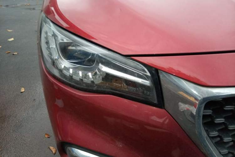 Used MG HS 2018 20T Automatic Two-Wheel Drive Hormone Passion Edition China V Standard Right Front Headlight