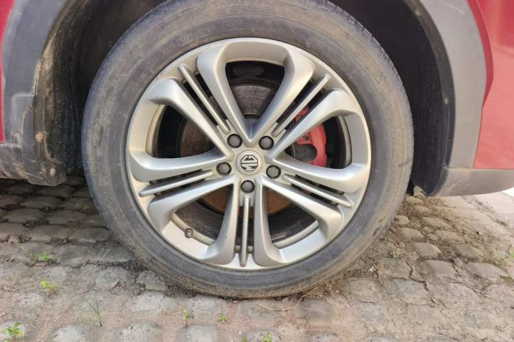 Used MG HS 2018 30T Automatic Two-Wheel Drive Trophy Edition—High-Octane V-Model Right Front Wheel Hub