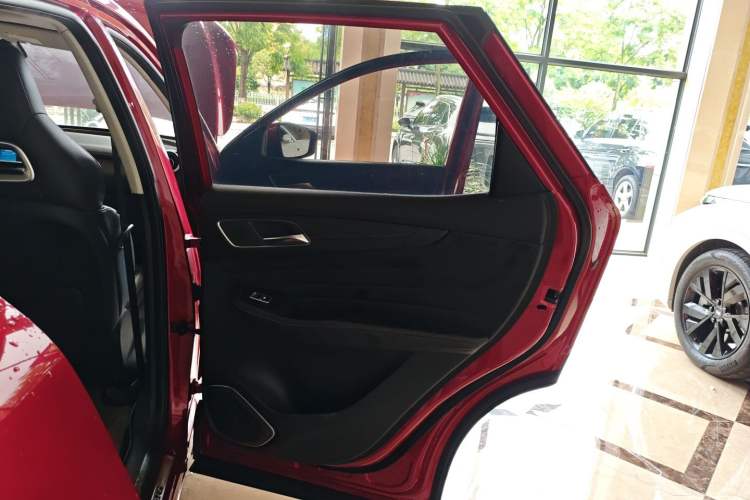 Used MG HS 2018 20T Automatic Two-Wheel Drive Hormone Passion Edition China V Standard Right Rear Door Interior