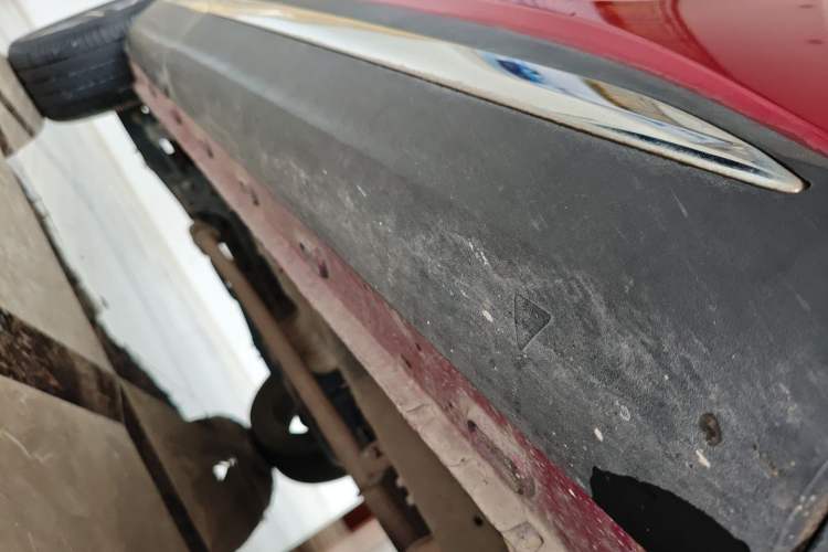 Used MG HS 2018 20T Automatic Two-Wheel Drive Hormone Passion Edition China V Standard Right Side Sill