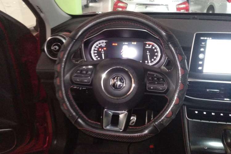 Used MG HS 2018 20T Automatic Two-Wheel Drive Hormone Passion Edition China V Standard Steering Wheel