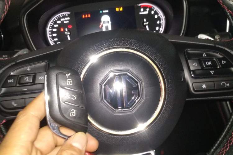 Used MG HS 2018 20T Automatic Two-Wheel Drive Hormone Passion Edition China V Standard Vehicle Key