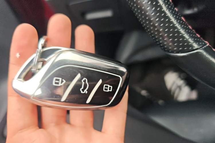 Used MG HS 2018 20T Automatic Two-Wheel Drive Hormone Dynamic Edition China V Standard Vehicle Key