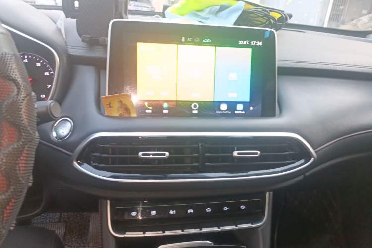 Used MG HS 2018 20T Automatic Two-Wheel Drive Hormone Dynamic Edition China V Standard Audio And AC Panel