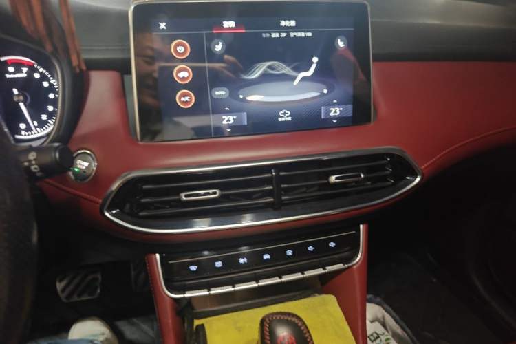 Used MG HS 2018 30T Automatic 2WD Trophy Hormone-Driven Edition China V Standard Audio And AC Panel