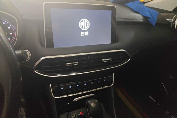 Used MG HS 2018 20T Automatic Two-Wheel Drive Hormone Dynamic Edition China V Standard Audio And AC Panel