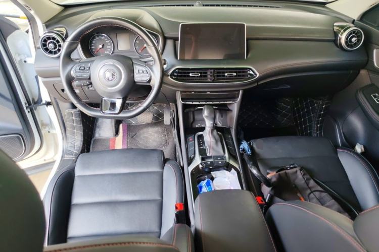 Used MG HS 2018 20T Automatic Two-Wheel Drive Hormone Dynamic Edition China V Standard Center Console