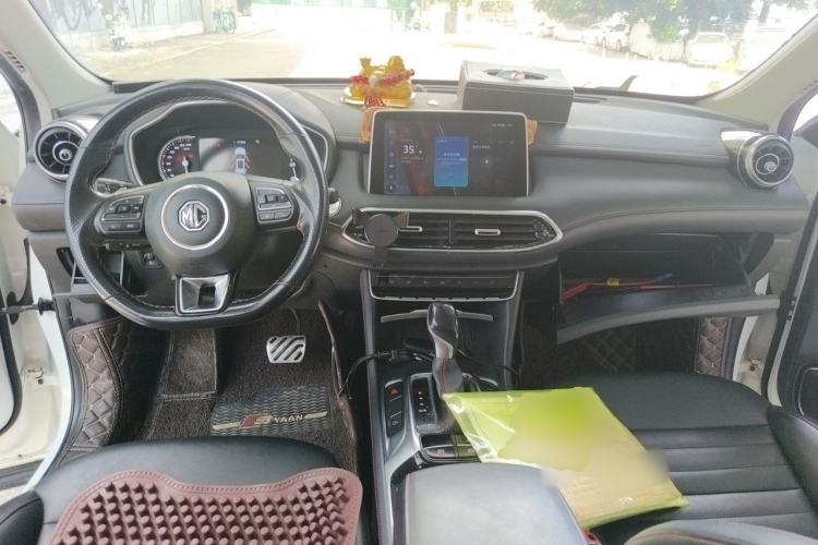 Used MG HS 2018 20T Automatic Two-Wheel Drive Hormone Passion Edition China V Standard Center Console