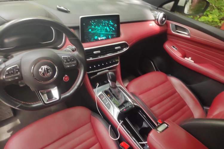 Used MG HS 2018 30T Automatic 2WD Trophy Hormone-Driven Edition China V Standard Center Console