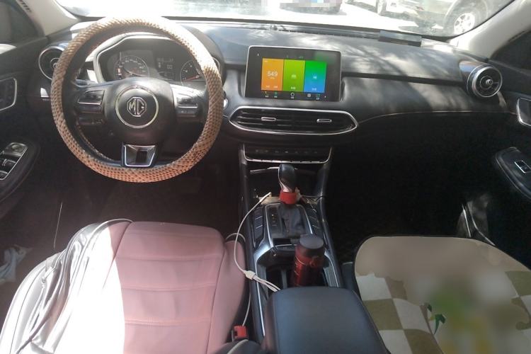 Used MG HS 2018 20T Automatic Two-Wheel Drive Hormone Dynamic Edition China V Standard Center Console
