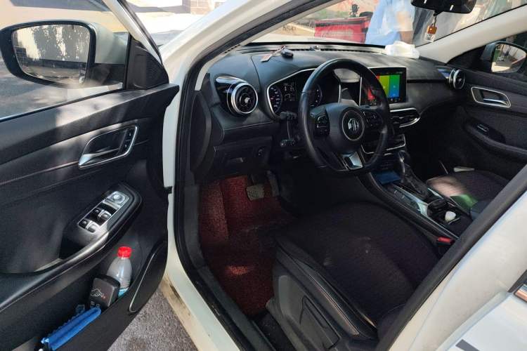 Used MG HS 2018 20T Automatic Two-Wheel Drive Hormone Dynamic Edition China V Standard Driver Seat
