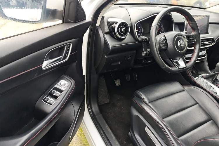 Used MG HS 2018 20T Manual Two-Wheel Drive Hormone-Driven Edition China V Standard Driver Seat