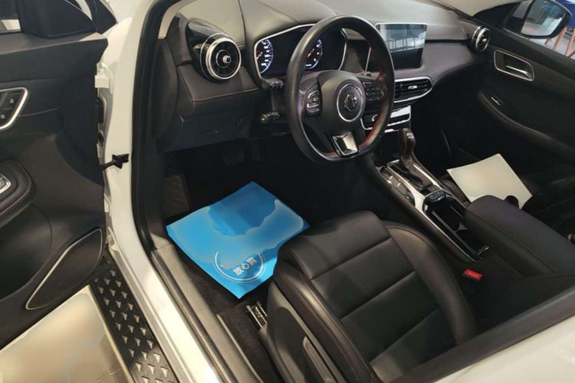 Used MG HS 2018 20T Automatic Two-Wheel Drive Hormone Dynamic Edition China V Standard Driver Seat