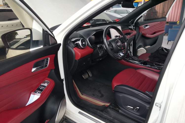 Used MG HS 2018 30T Automatic Two-Wheel Drive Trophy Edition—High-Octane V-Model Driver Seat