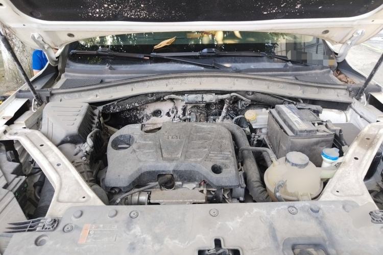 Used MG HS 2018 20T Automatic Two-Wheel Drive Hormone Passion Edition China V Standard Engine Bay